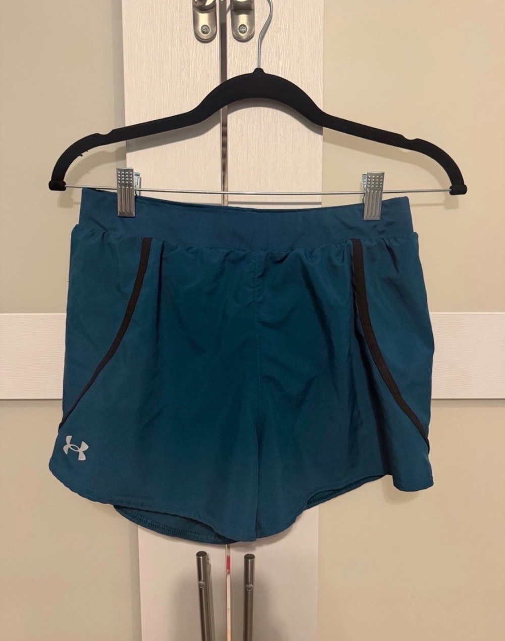 Under Armour HeatGear Teal Running Shorts SMall
